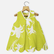Load image into Gallery viewer, Green Floral Cotton Kurta With Pant & Dupatta