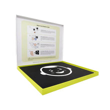 Load image into Gallery viewer, Brainsmith Expressions Newborn High Contrast Flash Cards