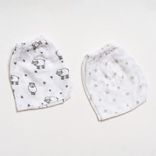 Load image into Gallery viewer, White Sheep Printed Muslin Shorts Pack Of 2
