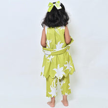 Load image into Gallery viewer, Green Floral Cotton Kurta With Pant & Dupatta