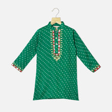 Load image into Gallery viewer, Green Bandhani Kurta Pyjama
