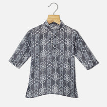 Load image into Gallery viewer, Thread With Sequins Embroidered Kurta With White Pajama