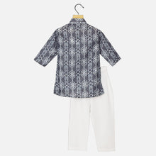 Load image into Gallery viewer, Thread With Sequins Embroidered Kurta With White Pajama