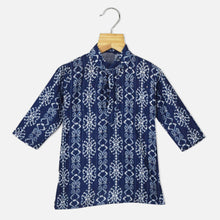 Load image into Gallery viewer, Thread With Sequins Embroidered Kurta With White Pajama