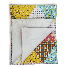Load image into Gallery viewer, Multi print Pack Of 3 Quilted Cotton Sheets + 1 Plastic Sheet