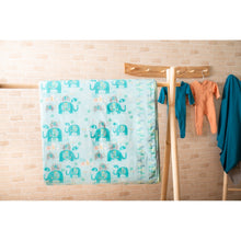 Load image into Gallery viewer, Baby Elephanta Quilt