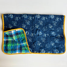 Load image into Gallery viewer, Organic Zoo Newborn Gift Set