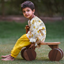 Load image into Gallery viewer, Organic Patang Kurta With Yellow Pant
