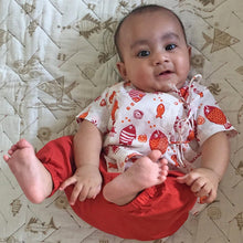Load image into Gallery viewer, Organic Pack Of 2 Patang Print And Koi Red Angarakha