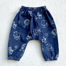 Load image into Gallery viewer, Organic White Kurta And Zoo Print Indigo Pants
