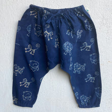 Load image into Gallery viewer, Organic White Kurta And Zoo Print Indigo Pants