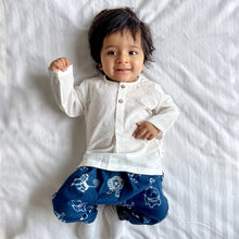 Load image into Gallery viewer, Organic Zoo Print And White Kurta With Zoo Pants