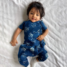 Load image into Gallery viewer, Organic Zoo Print Indigo Angarakha Top And Pants