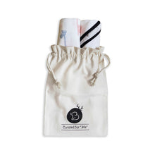 Load image into Gallery viewer, Giraffe & Classic White Design Muslin Swaddle Wrap- Pack Of 2