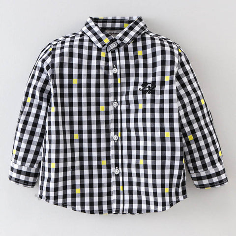 White Checked Shirt And Black Pant With Suspender And Flat Cap