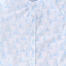 Load image into Gallery viewer, White Boat Theme Shirt With Color Block Shorts
