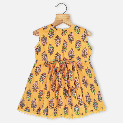 Yellow Pleated Sleeveless Cotton Dress