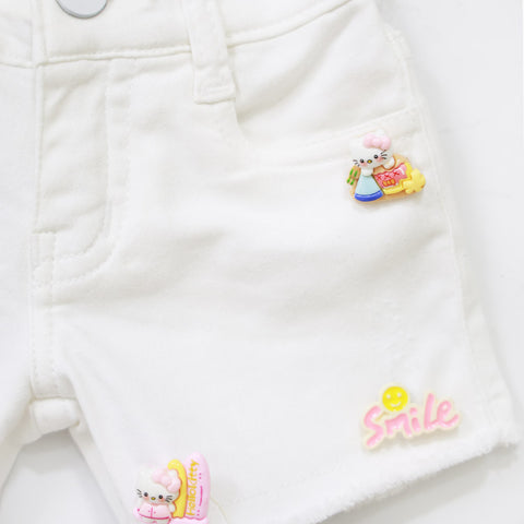 White Brooch Embellished Raw Hem Shorts