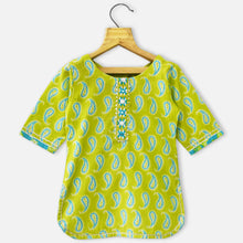 Load image into Gallery viewer, Green &amp; Yellow Paisley Cotton Kurta With Koti &amp; Sharara
