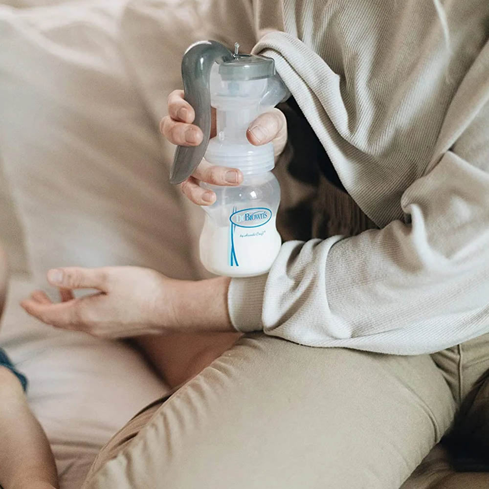 Manual Breast Pump With Silicone Shield