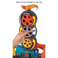 Load image into Gallery viewer, Hot Wheels Super City Twist Tire Shop Playset And Car
