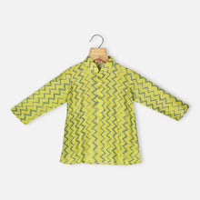 Load image into Gallery viewer, Green Chevron Printed Kurta With Beige Pajama
