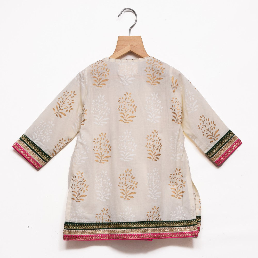 Overlap Placket off-white Kurta & Sharara With Shaded Dupatta