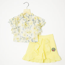 Load image into Gallery viewer, Floral Layered Sleeves Top With Yellow Overlap Frill Shorts
