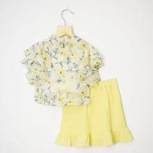 Load image into Gallery viewer, Floral Layered Sleeves Top With Yellow Overlap Frill Shorts
