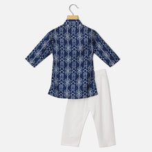 Load image into Gallery viewer, Thread With Sequins Embroidered Kurta With White Pajama
