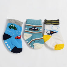 Load image into Gallery viewer, Multi Color Car Theme Socks - Pack Of 3
