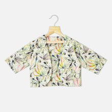 Load image into Gallery viewer, Green Tropical Printed Shrug With Pant &amp; Purple Crop Top
