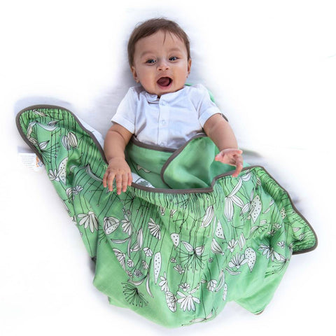 Snuggle Blanket Gift Set Pack of 7 Pieces-Baby Blanket, Jhabla, Cap, Booties & Mittens set)