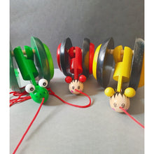 Load image into Gallery viewer, Pull Along Snail Push And Pull Along Wooden Toy
