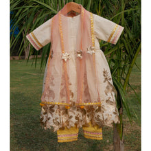 Load image into Gallery viewer, Lace Work Kurta With Pant And Dupatta
