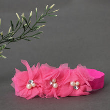 Load image into Gallery viewer, Pink Pearl Mesh Flower Barefoot Sandals And Headband Set
