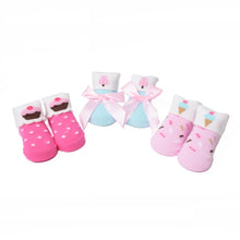 Load image into Gallery viewer, Pink Cupcake Socks Booties - Pack Of 3
