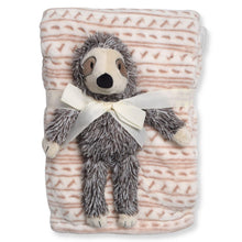 Load image into Gallery viewer, Brown Printed Blanket With Soft Toy
