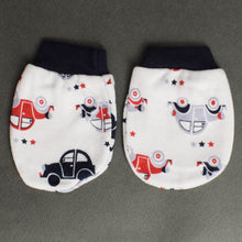 Load image into Gallery viewer, White And Navy Car Printed Mitten &amp; Booties Set
